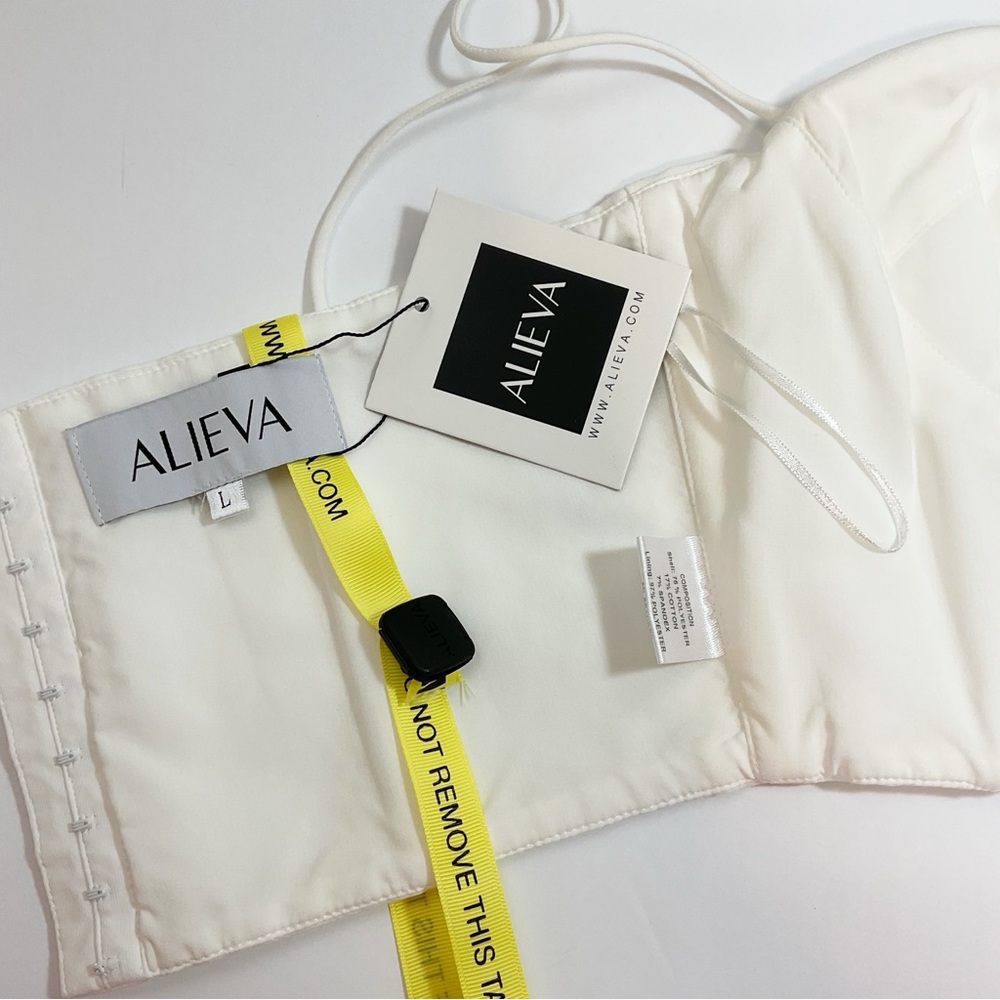 NWT Alieva Carla Crop Structured Crepe Top - Picture 8 of 13